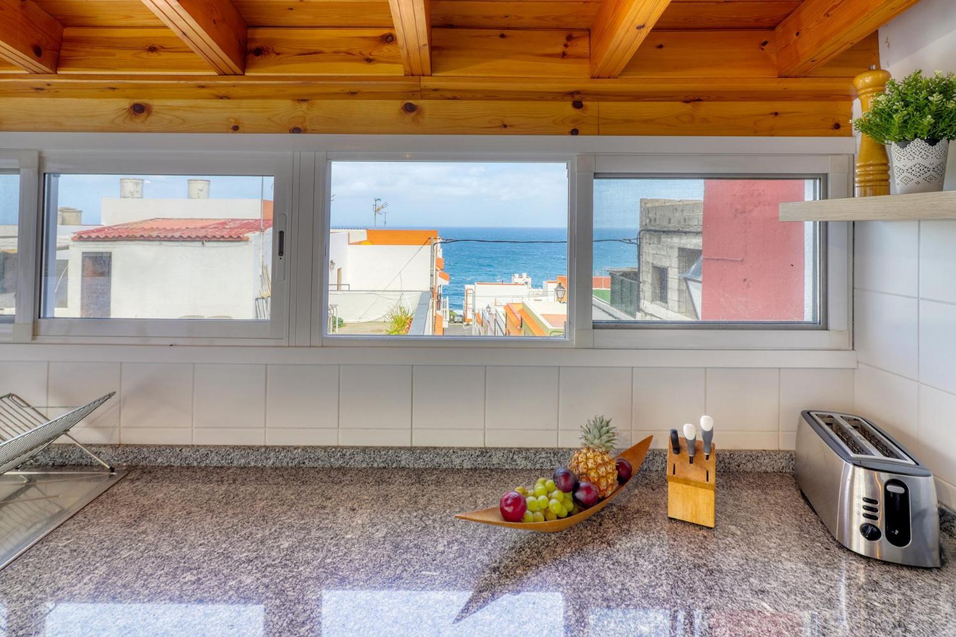 Big Terraced House, 100M To The Beach, With Bbq And Sea View Ferienhaus